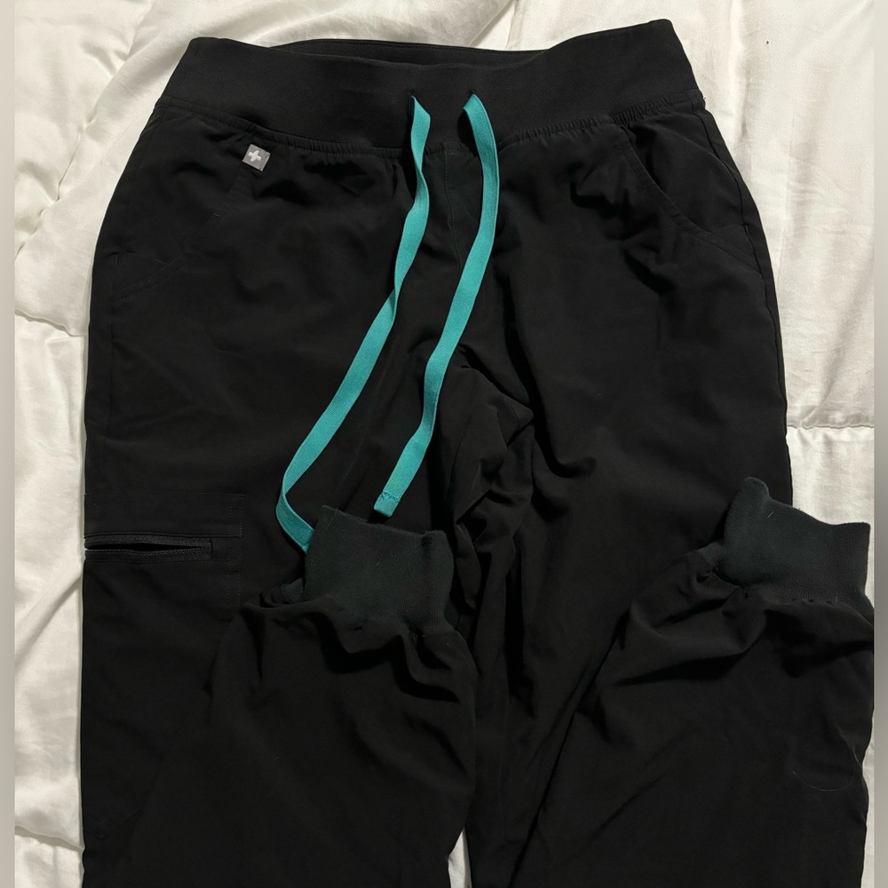 FIGS black Zamora jogger FREEX scrub pants